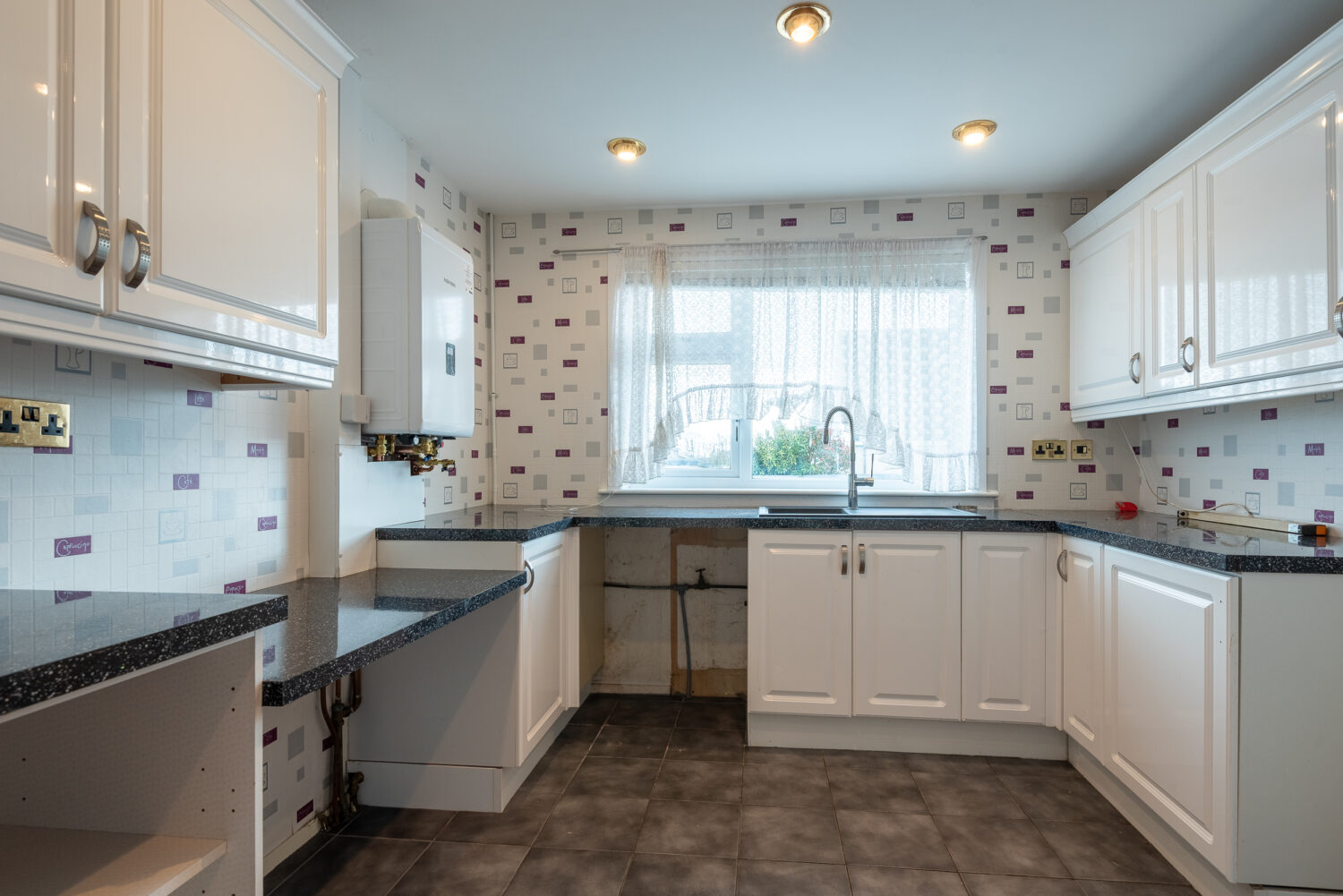 6.-Kitchen