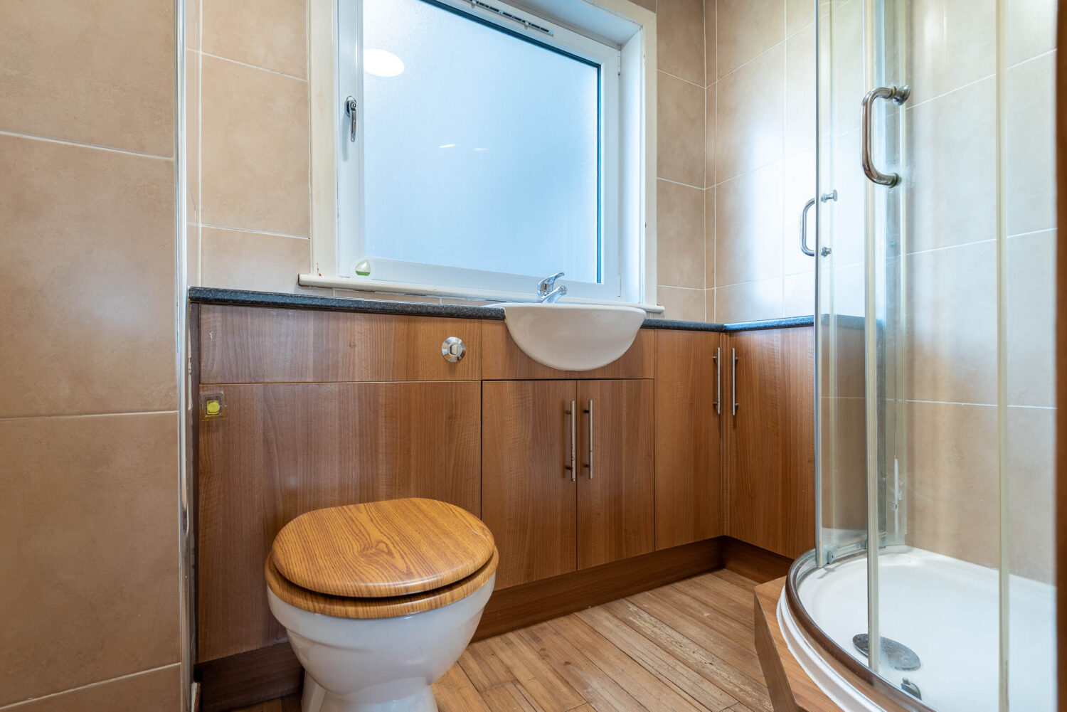8.-Shower-Room