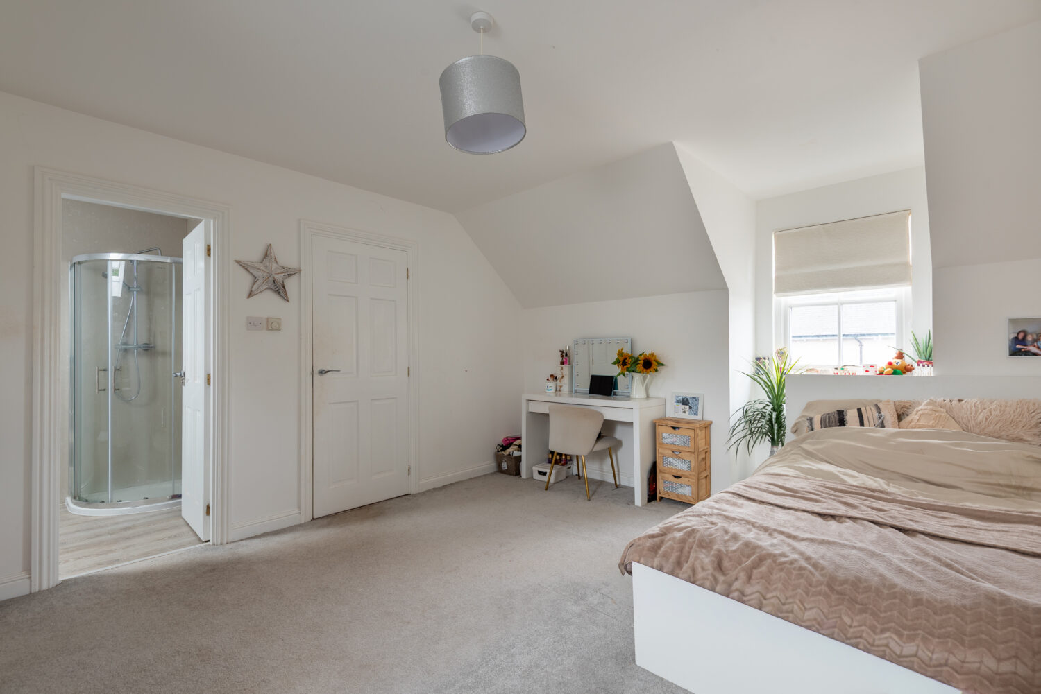 18. Bedroom view
