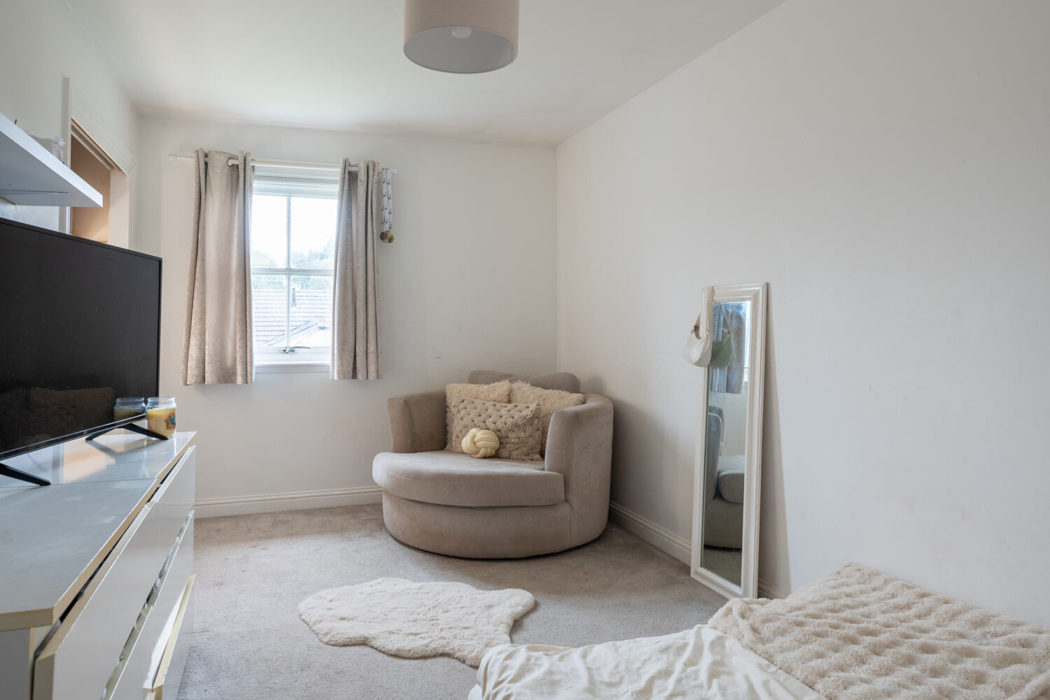 21. Bedroom